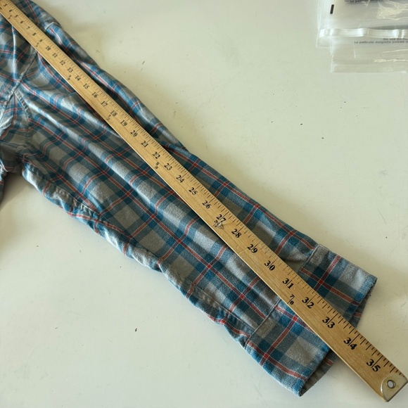 Duluth Trading Gray & Blue Plaid Poly Blend Double Pocket Button Up Shirt 2XL - Picture 6 of 7